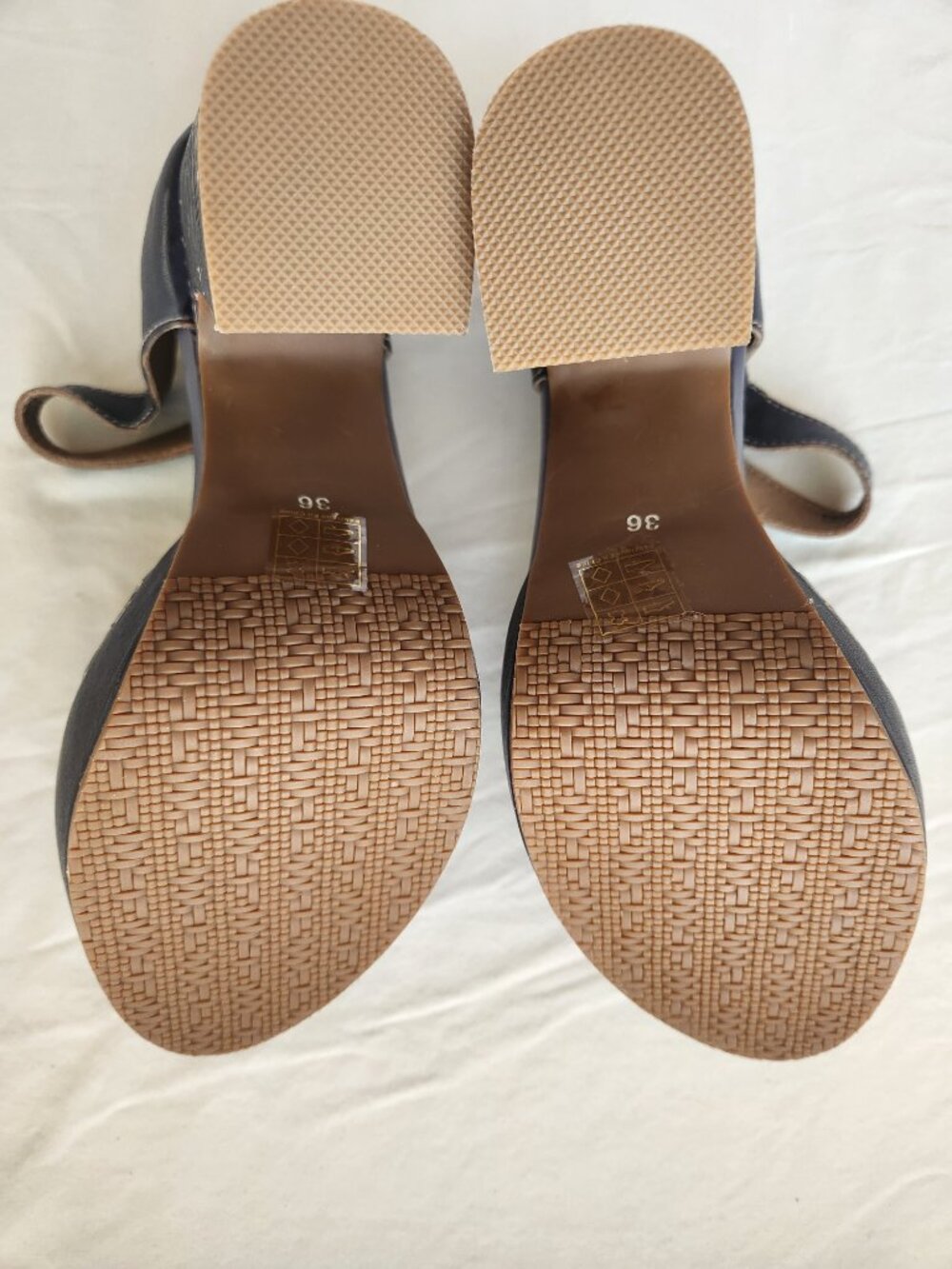 L'Artiste by Spring Step Debbihary Sandal/Heels Navy Multi Size 36 US 5.5-6 NIB - Picture 10 of 16